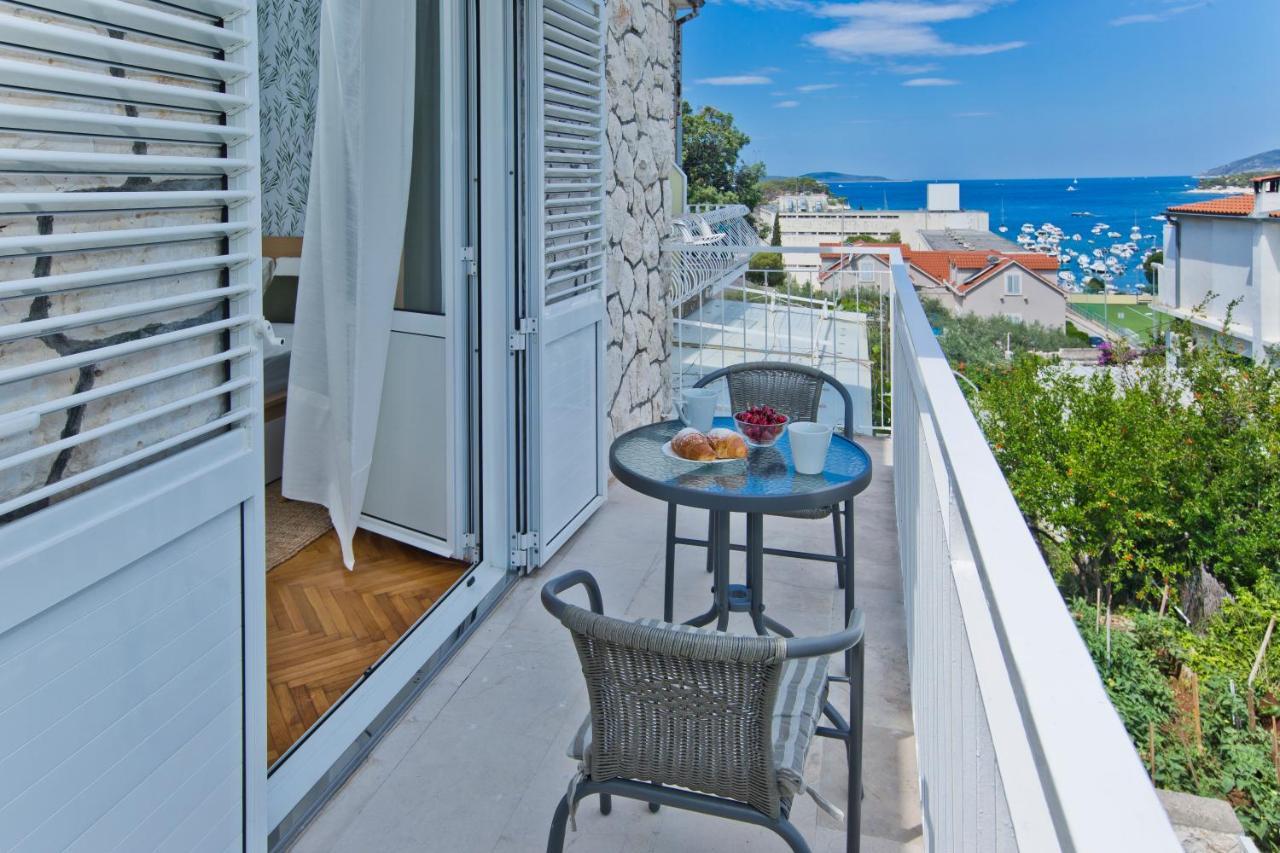 Hvar Deluxe Rooms ฮวาร์ ภายนอก รูปภาพ