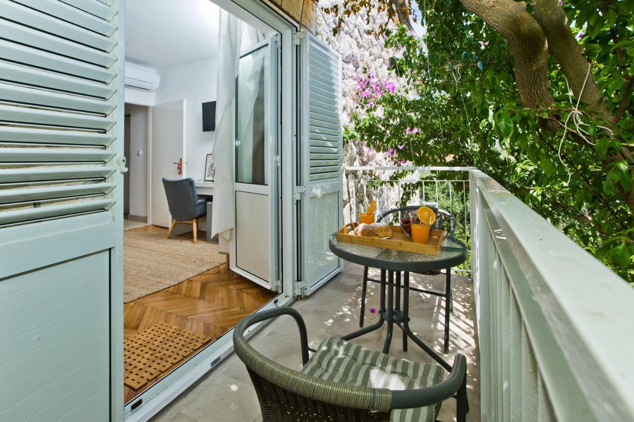 Hvar Deluxe Rooms ฮวาร์ ภายนอก รูปภาพ