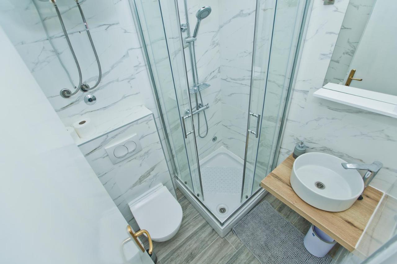 Hvar Deluxe Rooms ฮวาร์ ภายนอก รูปภาพ