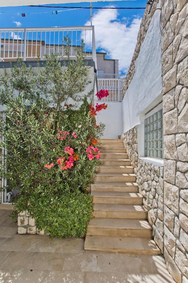 Hvar Deluxe Rooms ฮวาร์ ภายนอก รูปภาพ