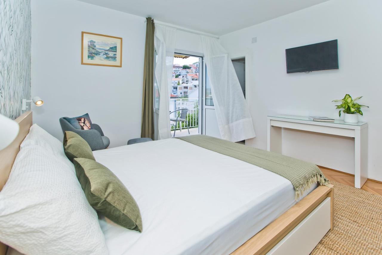Hvar Deluxe Rooms ฮวาร์ ภายนอก รูปภาพ