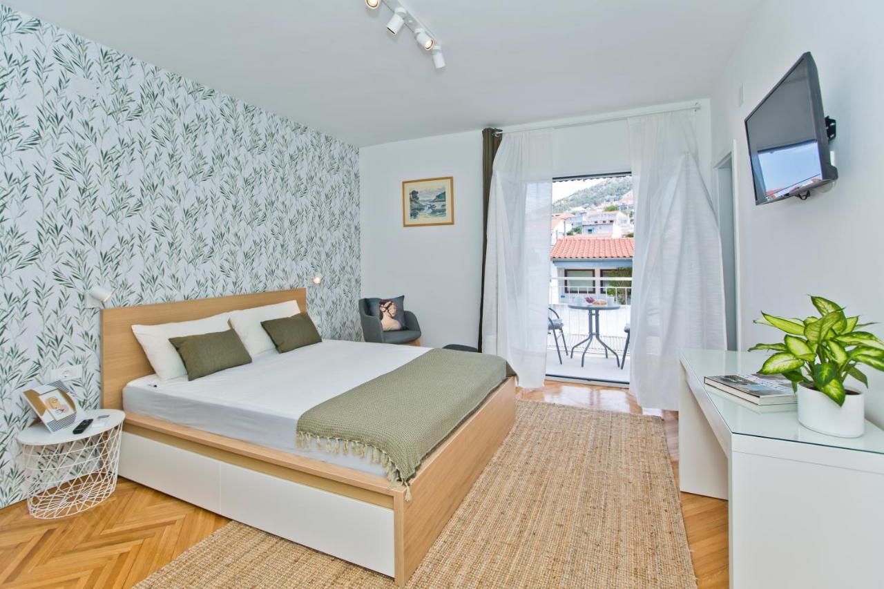 Hvar Deluxe Rooms ฮวาร์ ภายนอก รูปภาพ