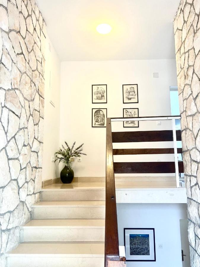 Hvar Deluxe Rooms ฮวาร์ ภายนอก รูปภาพ